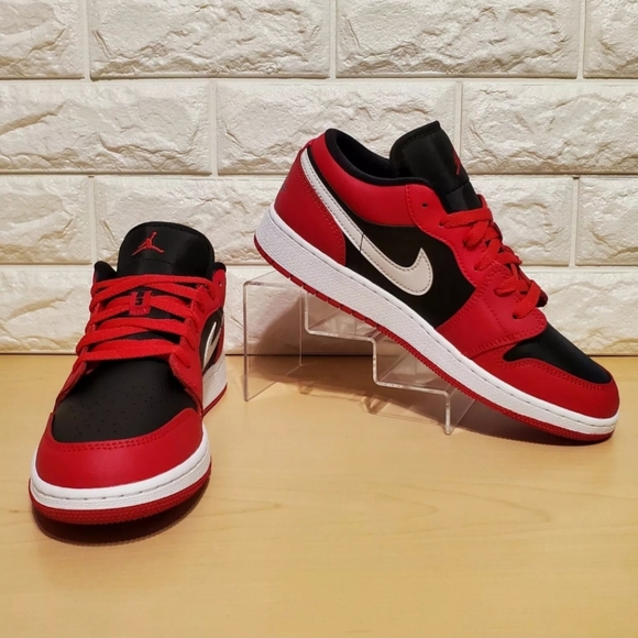 Nike Air Jordan 1 Low GS Size 7Y / Womens Size 8.5 White Very Berry 553560-061 - Picture 4 of 12